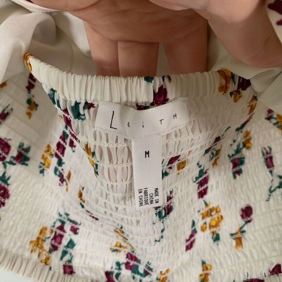 Leith Crop Top Women's Medium White Floral Tie Neck Stretchy Pullover - Picture 4 of 7